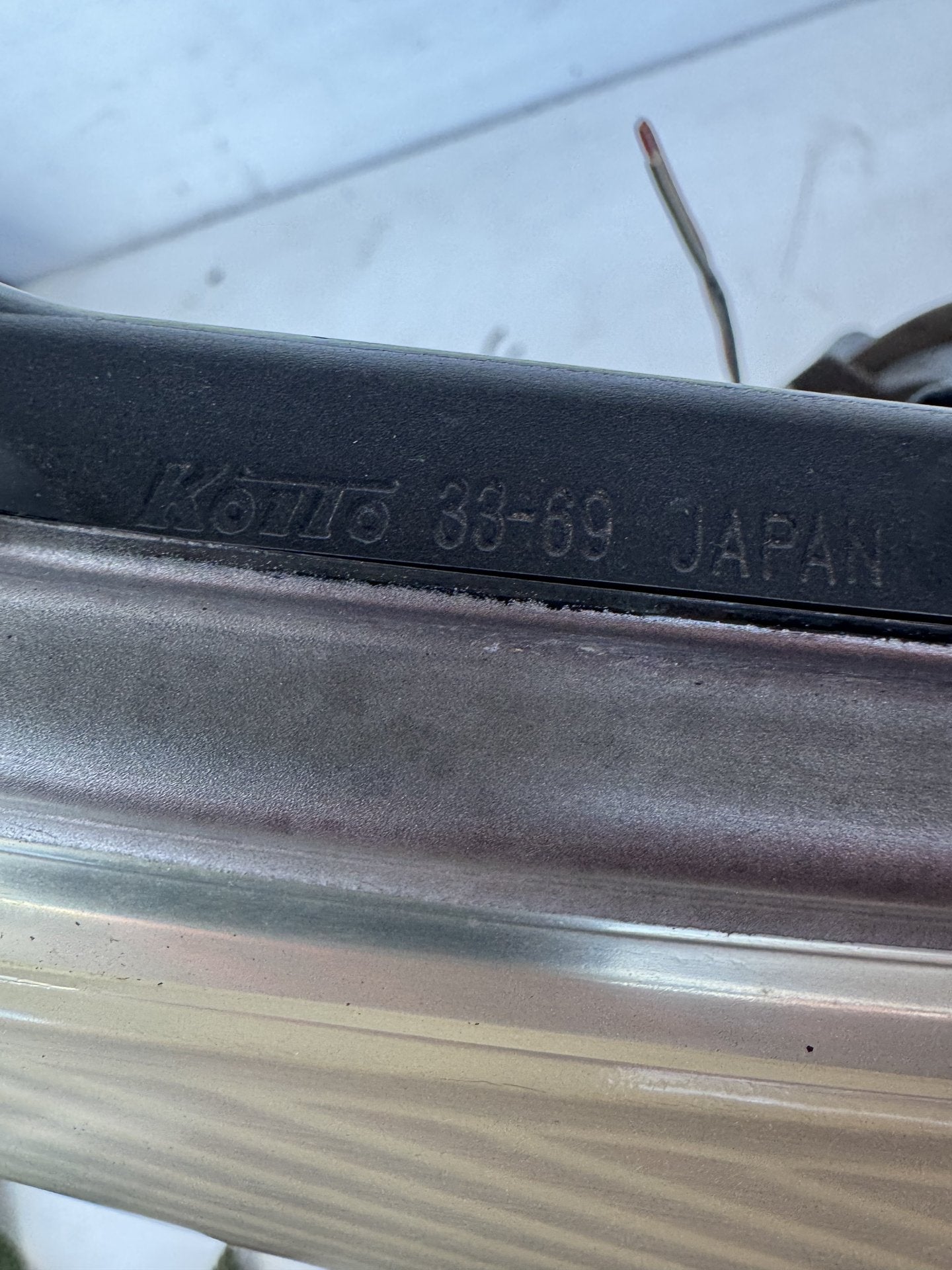 2003   Right Headlight