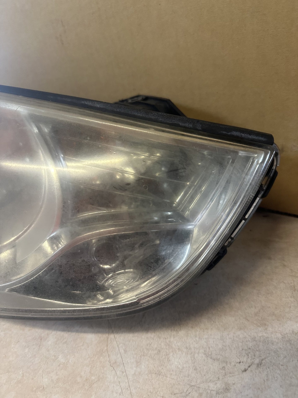 2013 Hyundai ix35 - Right Headlight