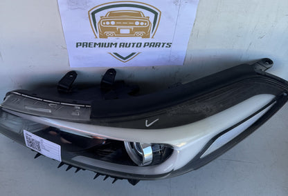 2017 Kia Cerato YD Hatchback Left Headlight