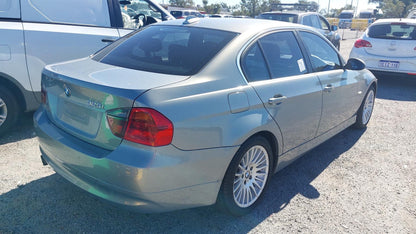 2005 BMW 320i xDrive  Sedan 
BMW
320i xDrive