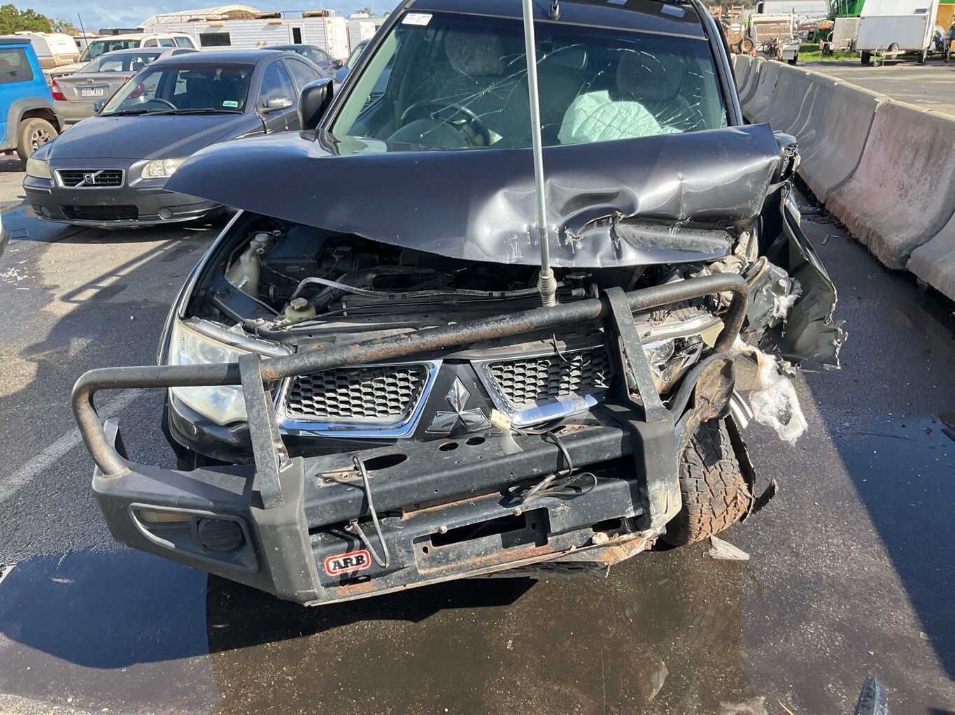 2011 Mitsubishi Challenger PB