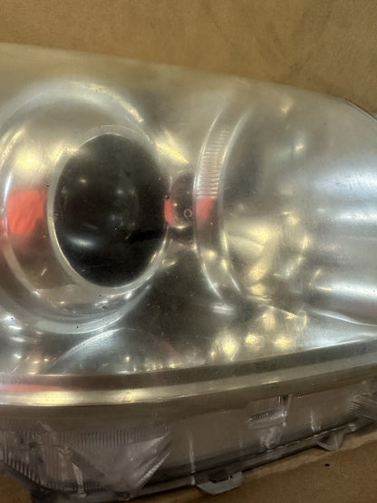 2007 Toyota Aurion - Right Headlight