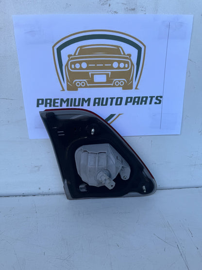 2010  E150 Right Bootlid Light