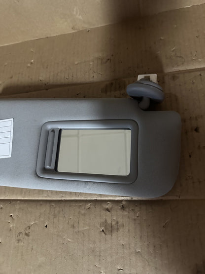 2016 Toyota Camry Atara SL - Right Sun Visor