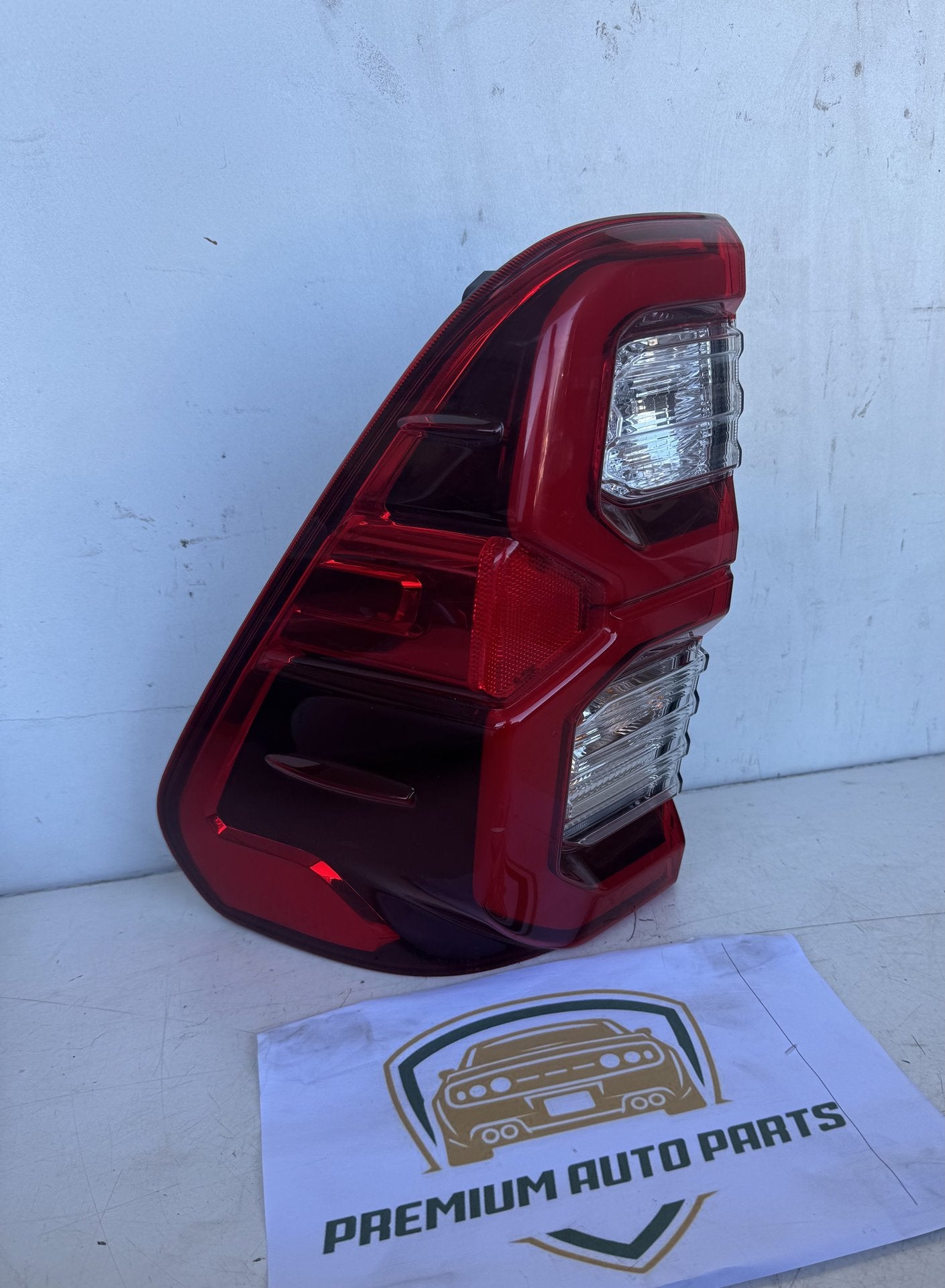 2023 Toyota Hilux Pickup Left Taillight koito 0K-186