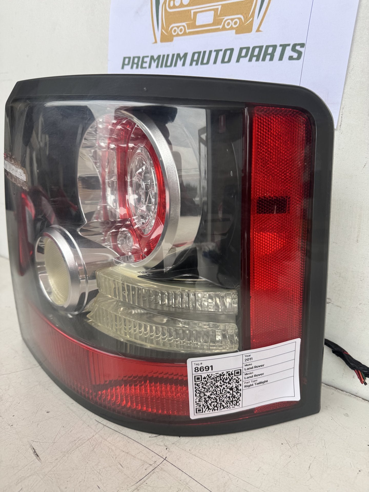 2011 Land Rover Land Rover Station Wagon Right Taillight