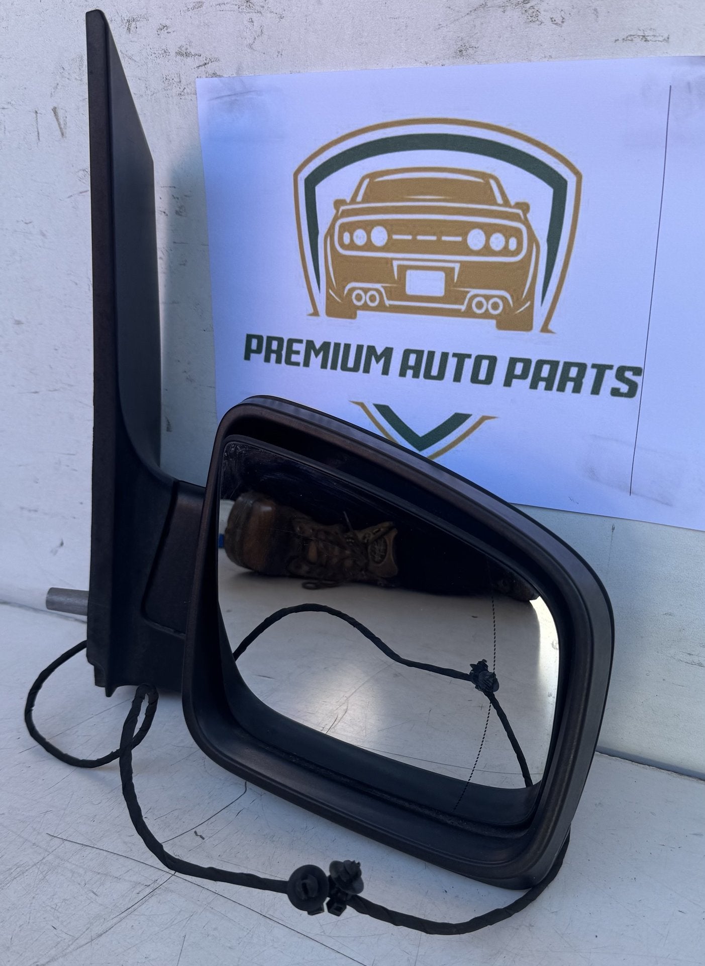 2011  V-Class W639 Right Door Mirror