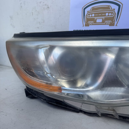 2015  U50 Right Headlight