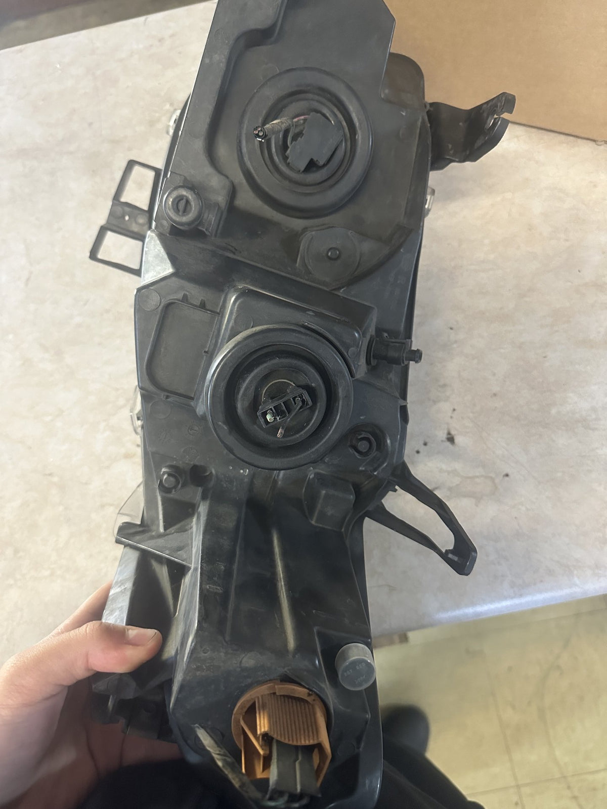 2009 Ford Falcon Right Headlight 2913005