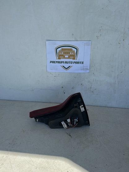 2013 Kia Sorento XM Station Wagon Right Boot Light