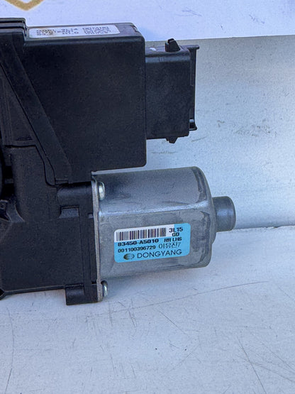 2014  GD LEFT FRONT WINDOW MOTOR