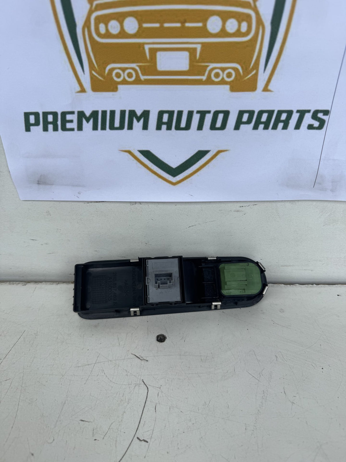 2013 Volkswagen Amarok 2H Single Cab Utility Master Power Window Switch A1300335