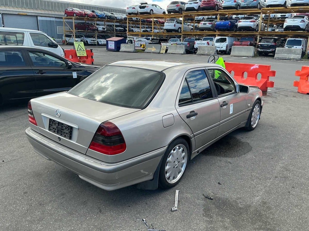 2000 Mercedes-Benz C-Class