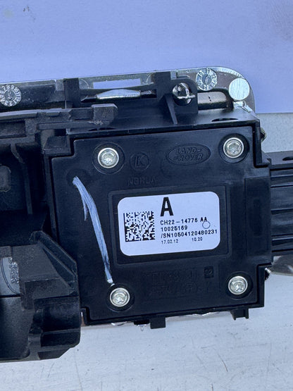 2012   Right Front Door Interior Handle