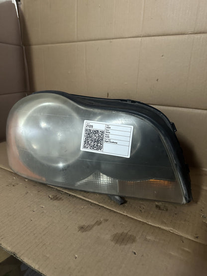 2004 Volvo XC90 - Right Headlight