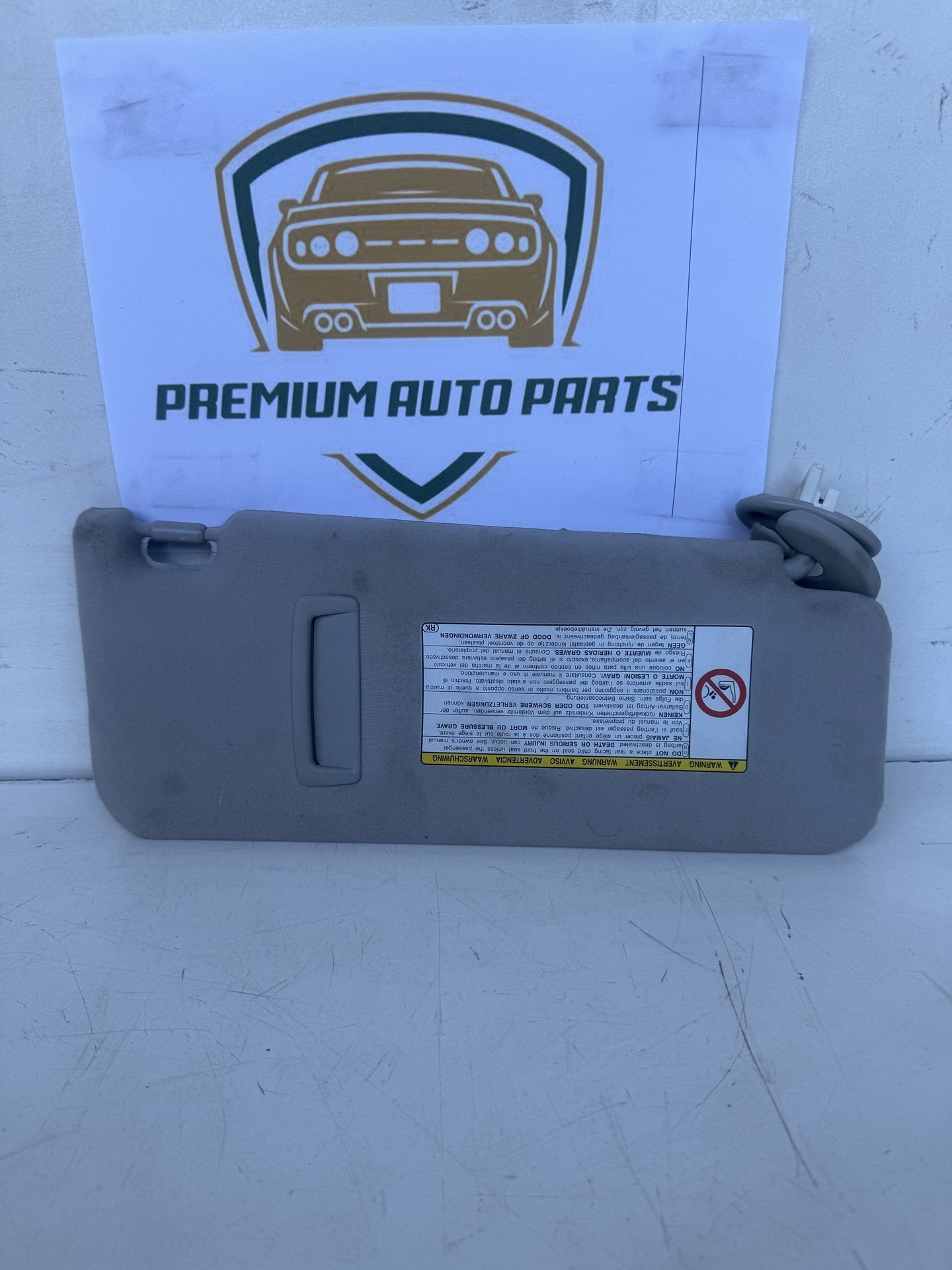 2010  E20 Left Sun Visor