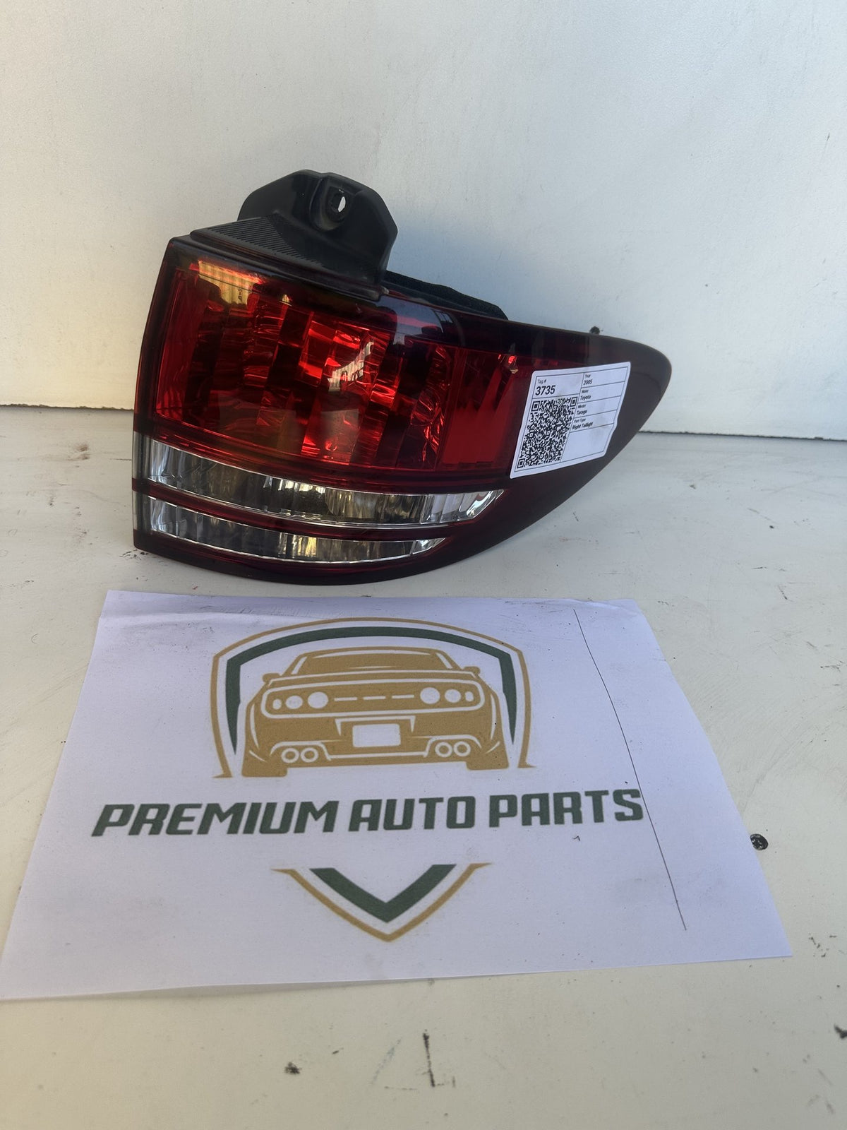 2005 Toyota Tarago R30 Station Wagon Right Taillight 23-171