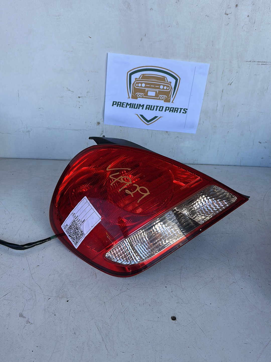 2010 Nissan Pulsar Sedan Left Taillight