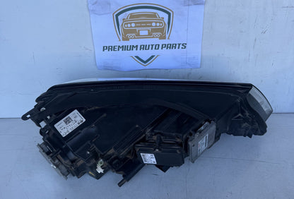 2016 Volkswagen Touareg Station Wagon Left Headlight