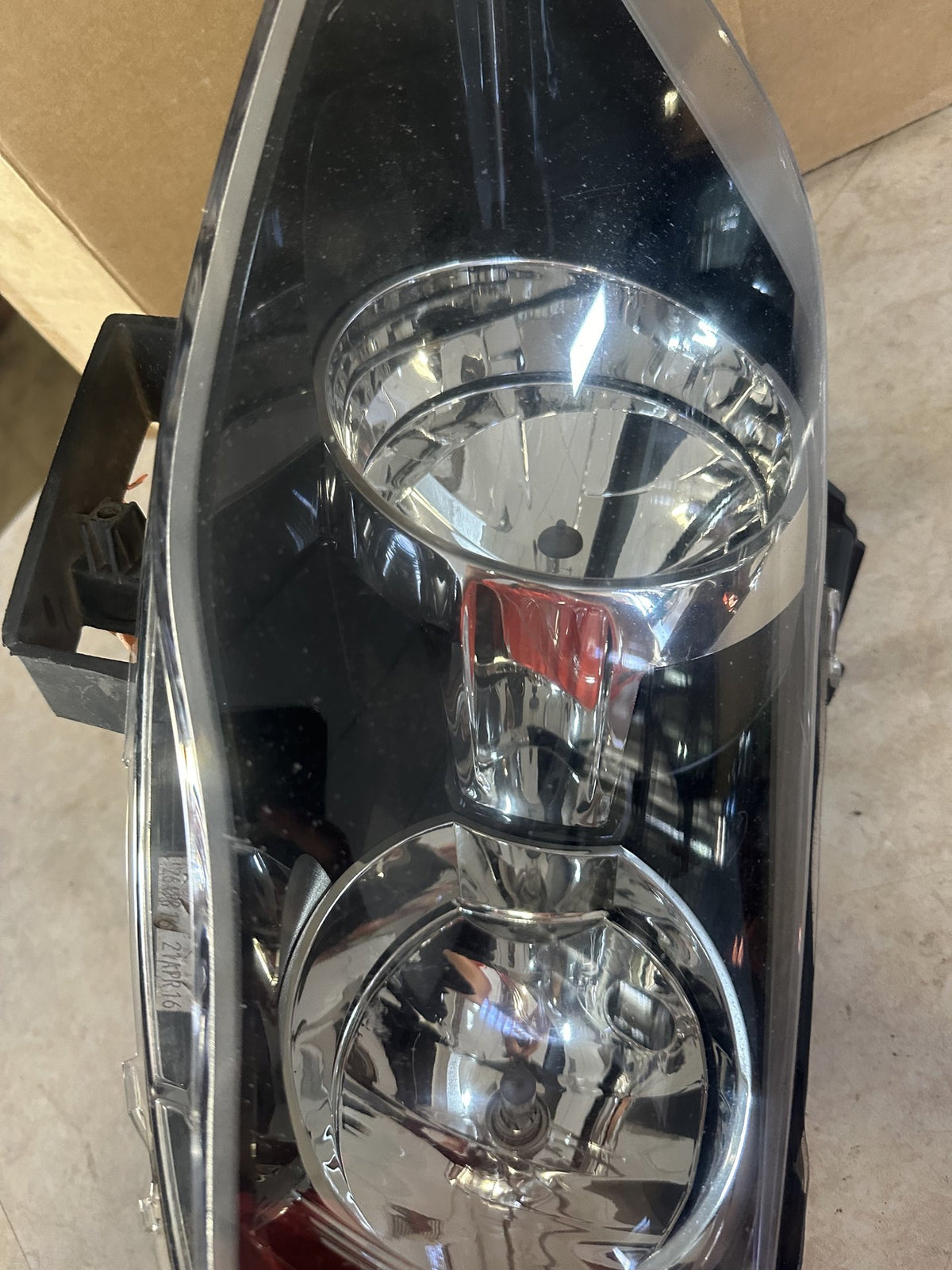 2009 Ford Falcon Left Headlight 2913006