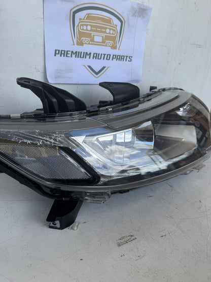 2017 Mitsubishi Outlander GF*W Station Wagon Right Headlight