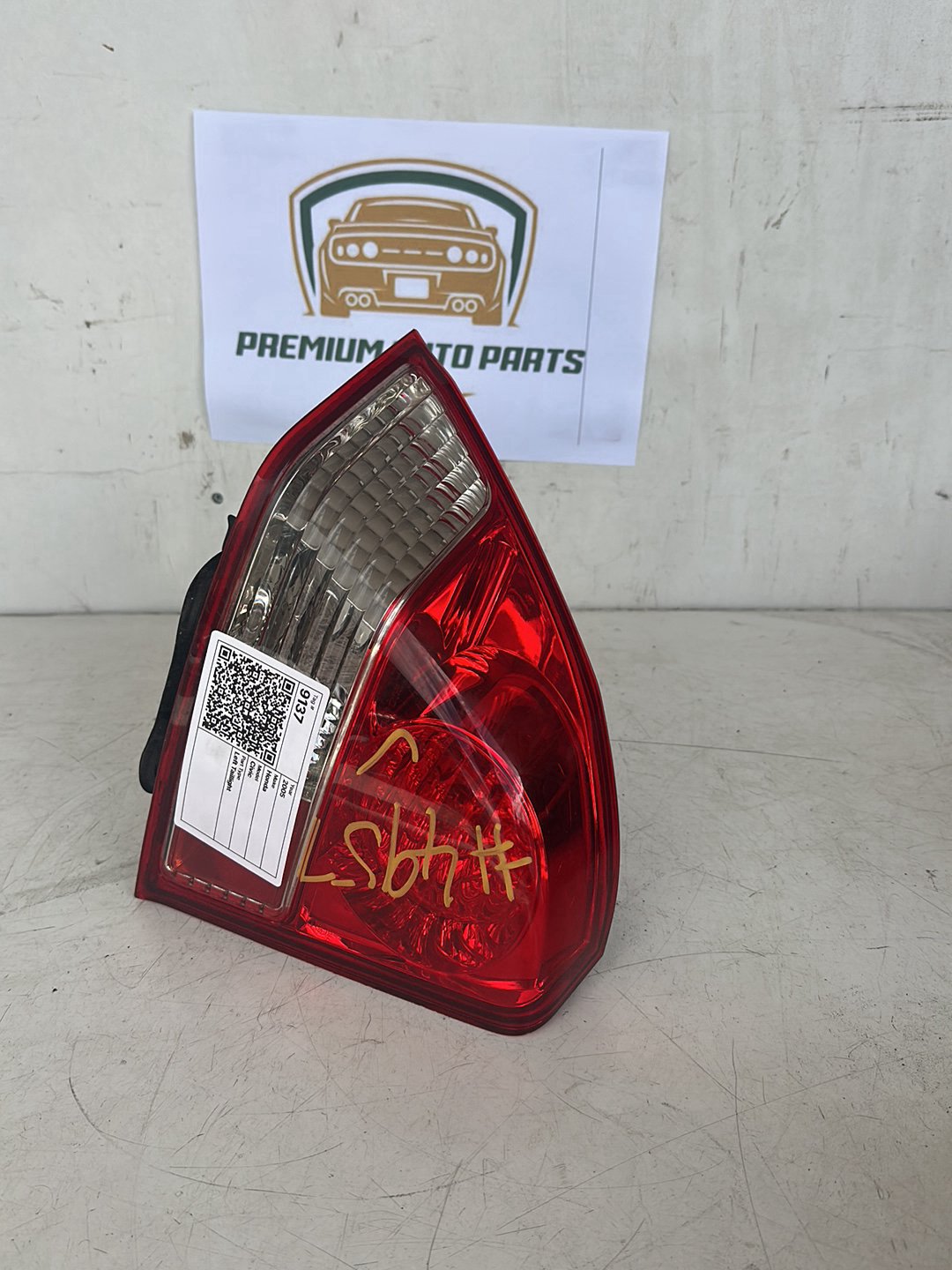 2005 Honda Civic Left Taillight