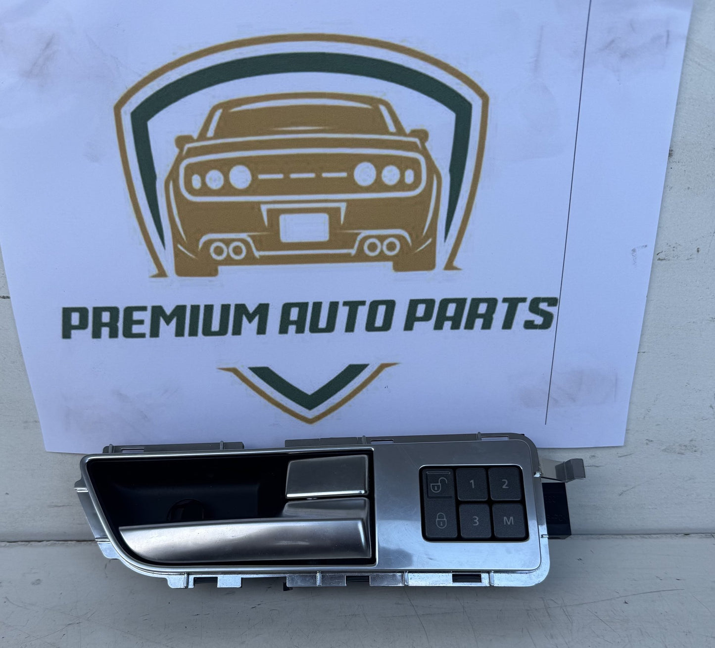 2012   Right Front Door Interior Handle