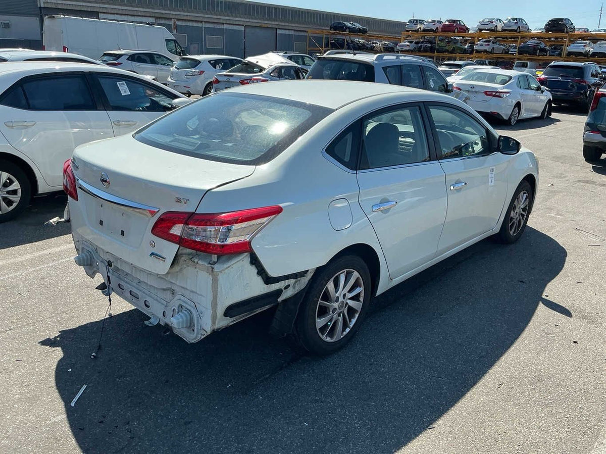 2015 Nissan Pulsar ST B17