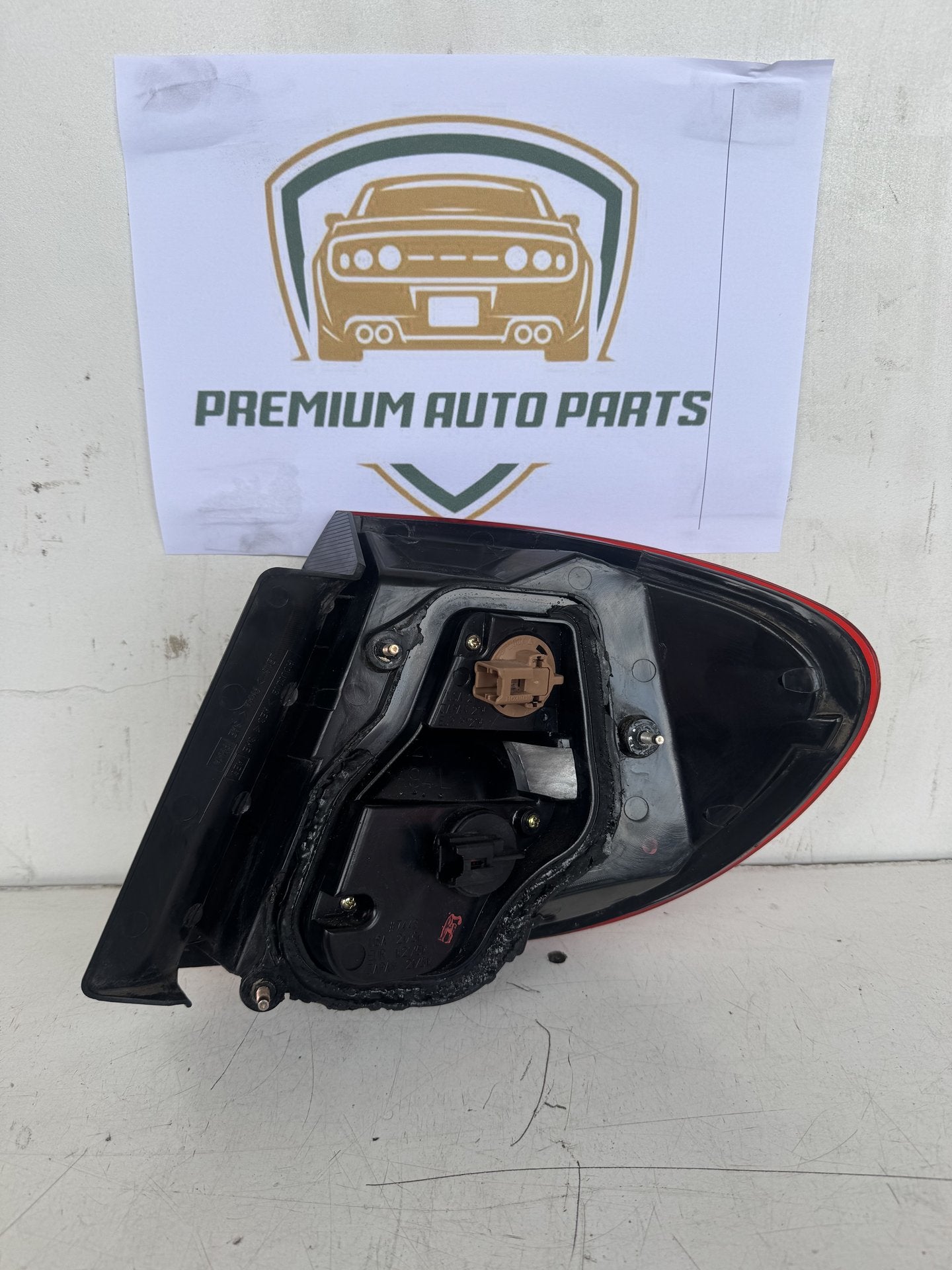 2003 Nissan Maxima Sedan Left Taillight