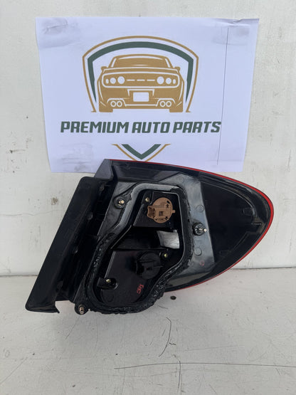 2003 Nissan Maxima Sedan Left Taillight