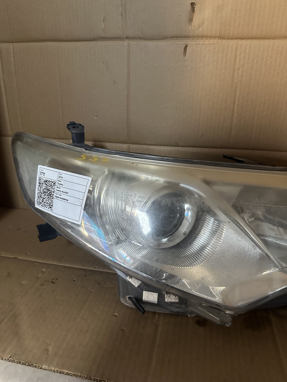 2014 Toyota Camry - Right Headlight