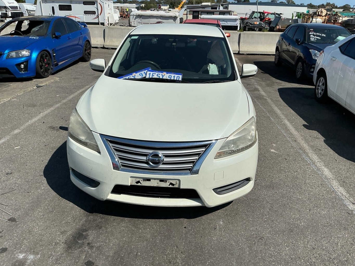 2015 Nissan Pulsar ST B17