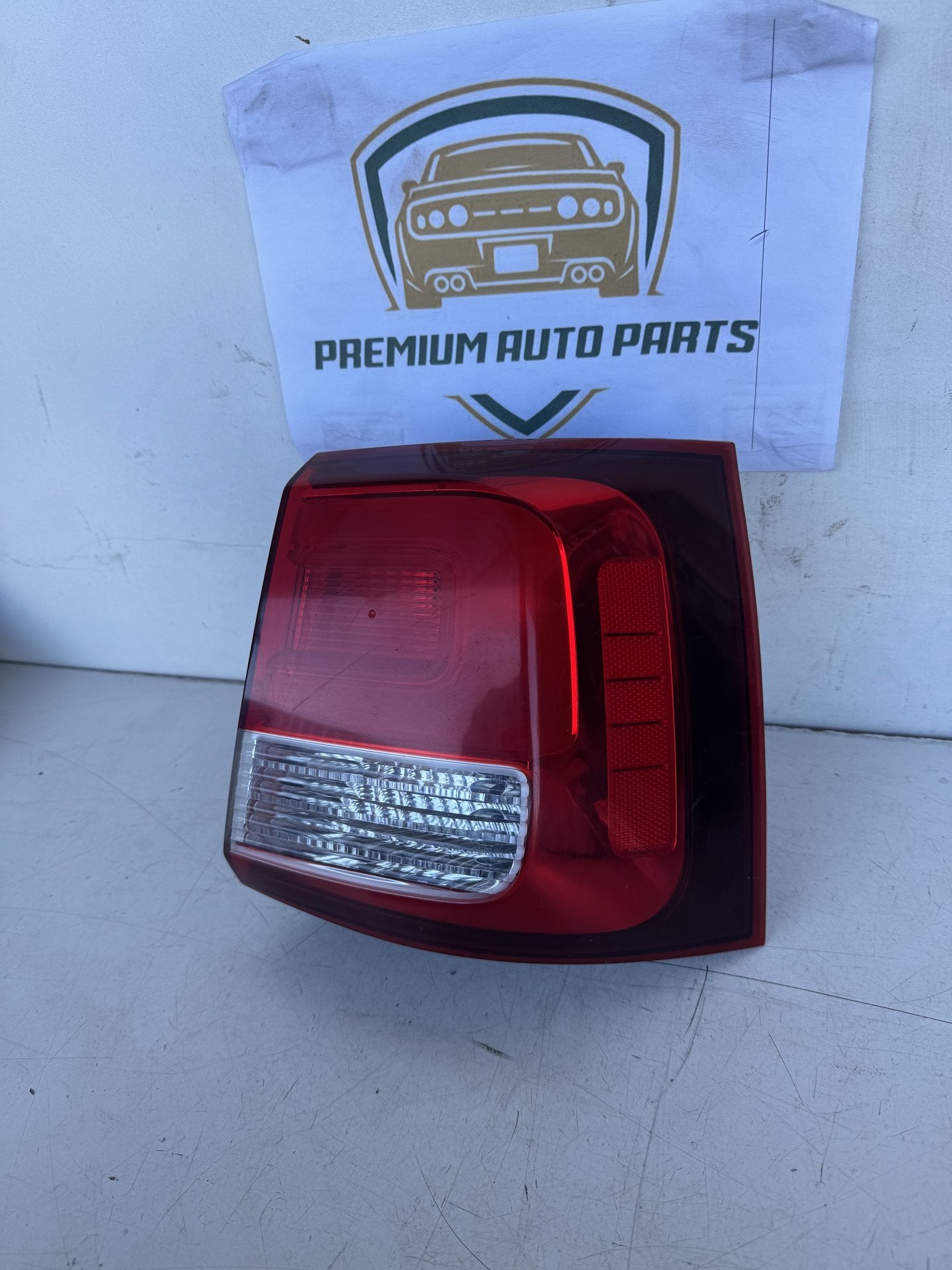 2014 Kia Sorento XM Station Wagon Right Taillight