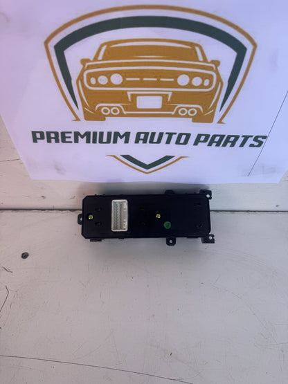 2015 Hyundai Santa Fe DM Station Wagon Master Power Window Switch