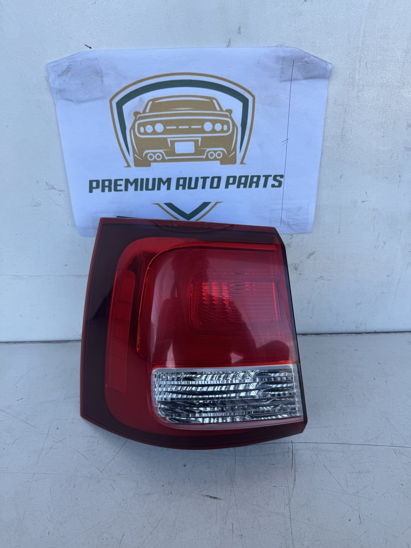 2014 Kia Sorento XM Station Wagon Left Taillight