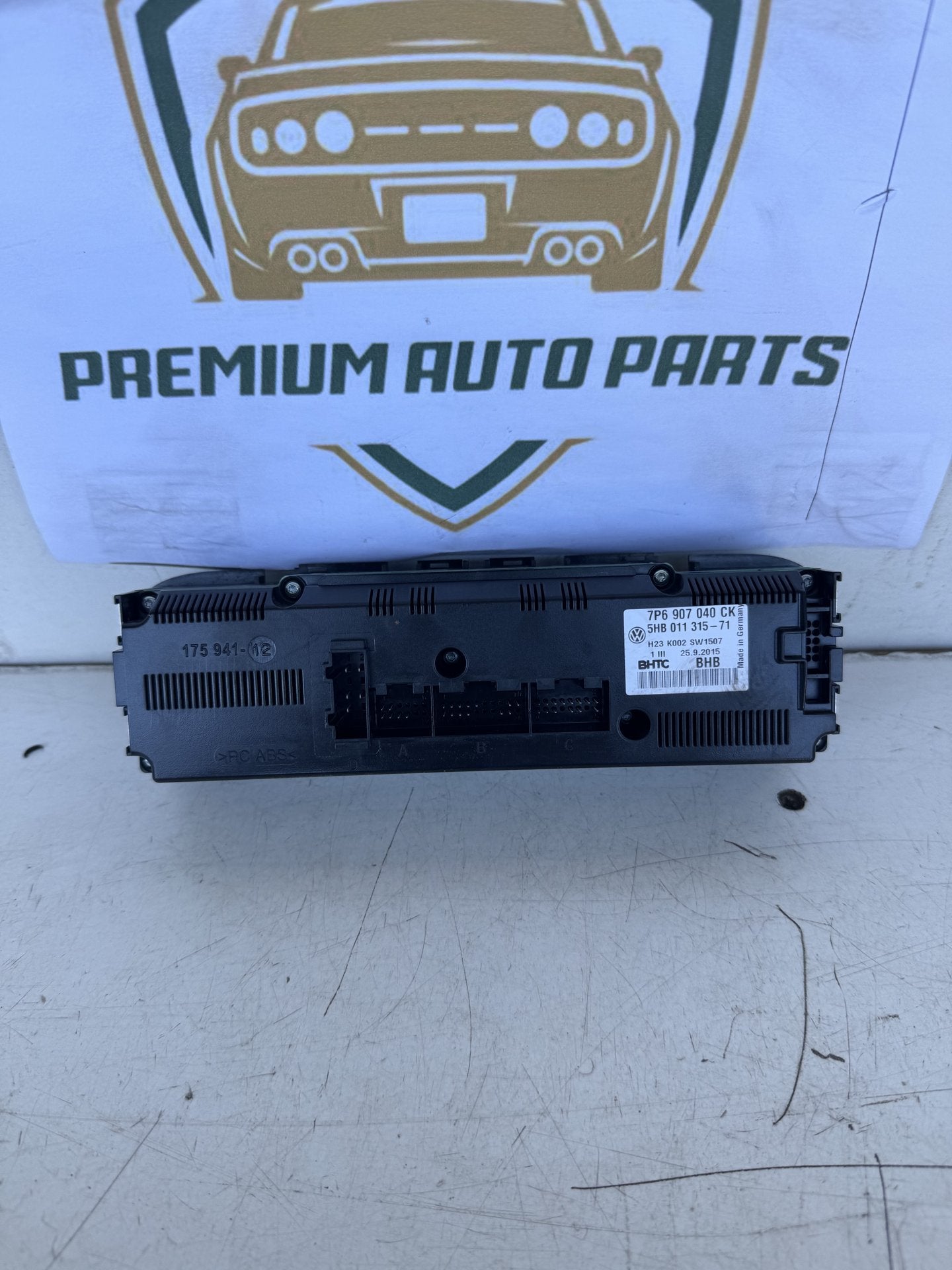 2016 Volkswagen Touareg Station Wagon Heater/AC Controls