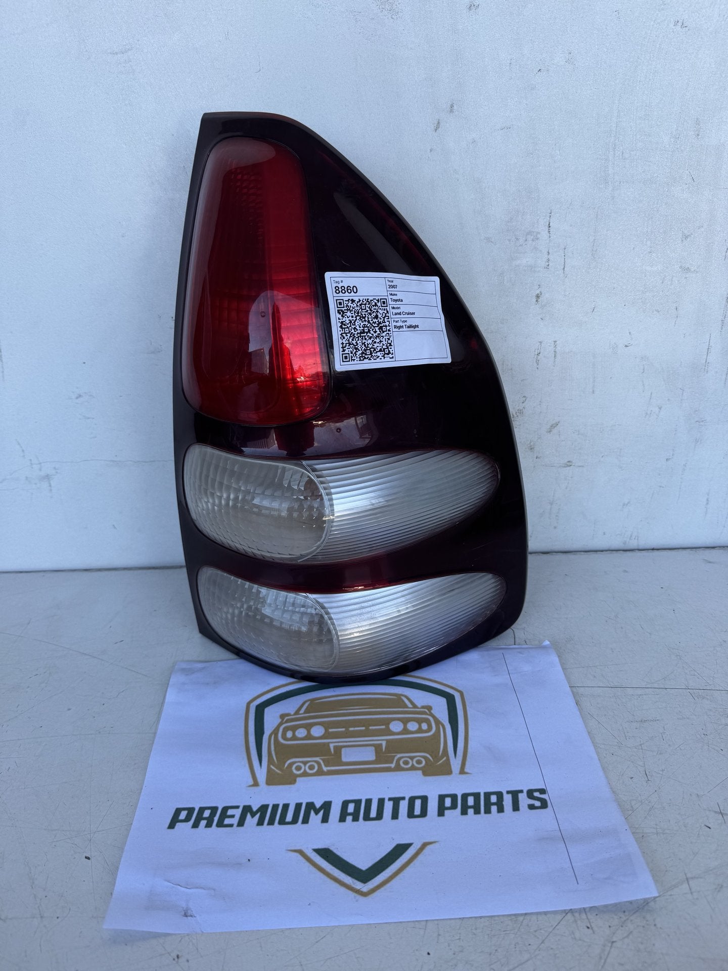 2007 Toyota Land Cruiser Station Wagon Right Taillight