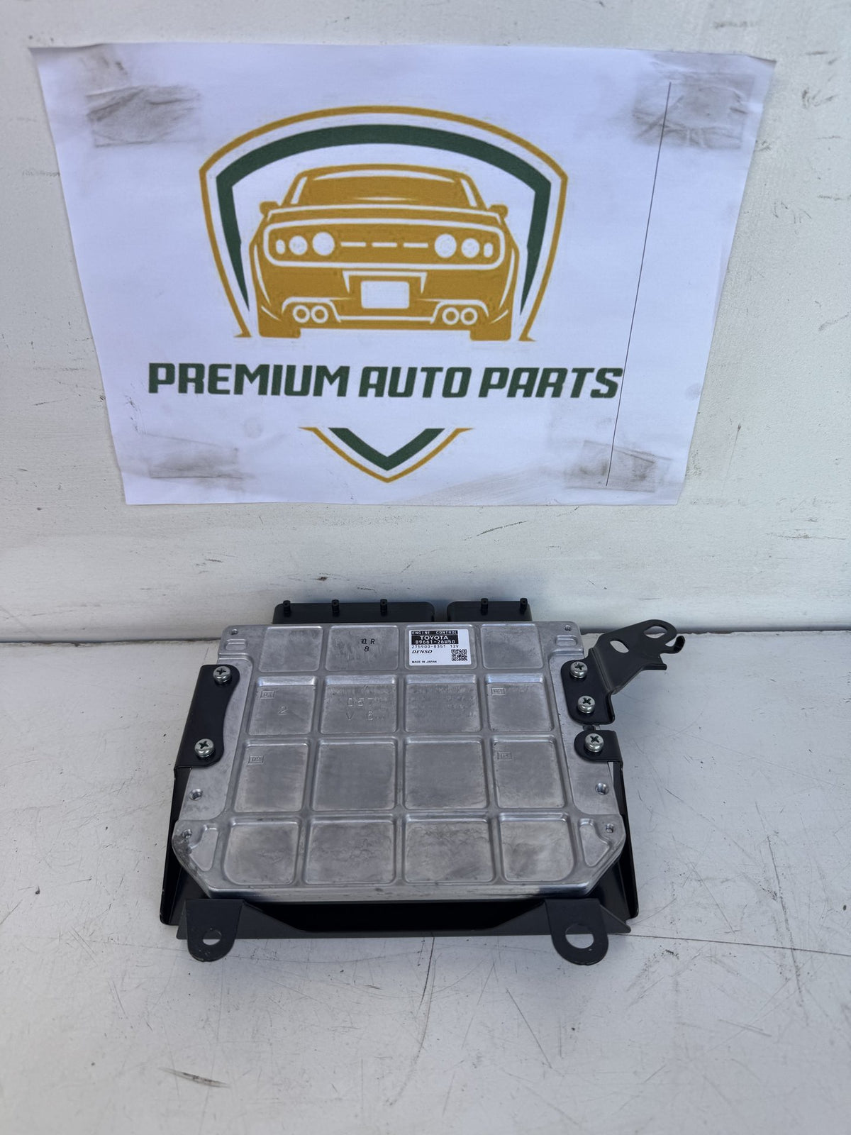 2014 Toyota Hiace ECU 89661-8351