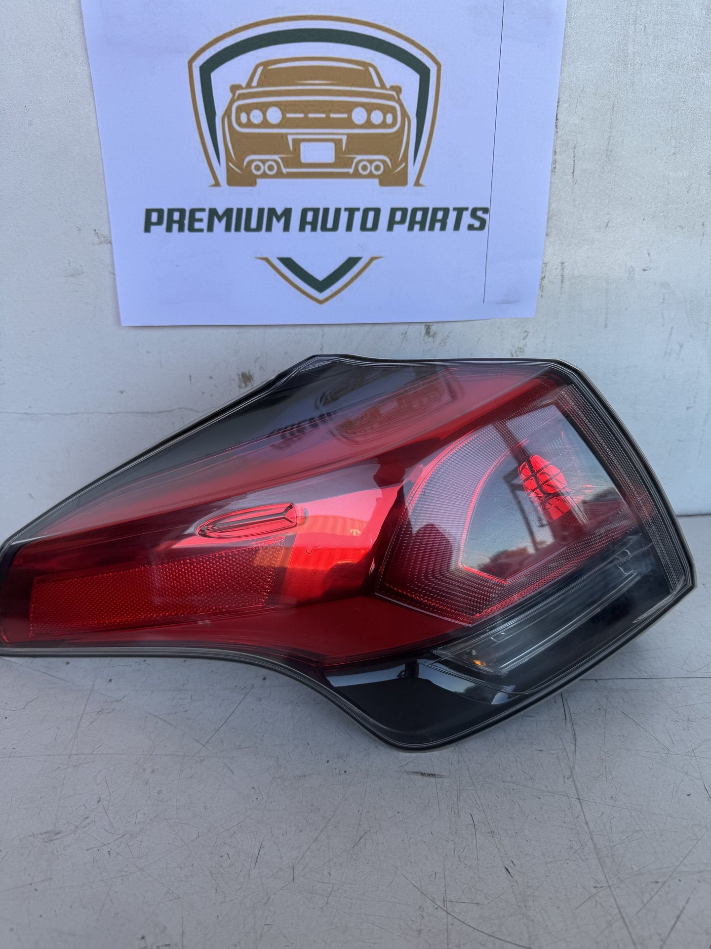 2017 Toyota RAV4 Station Wagon Left Taillight
