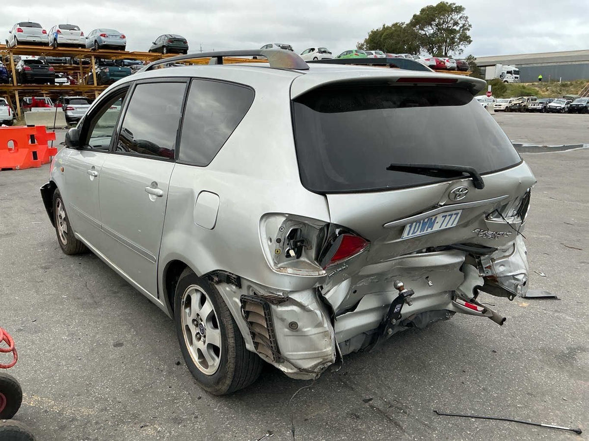 2003 Toyota Avensis Verso