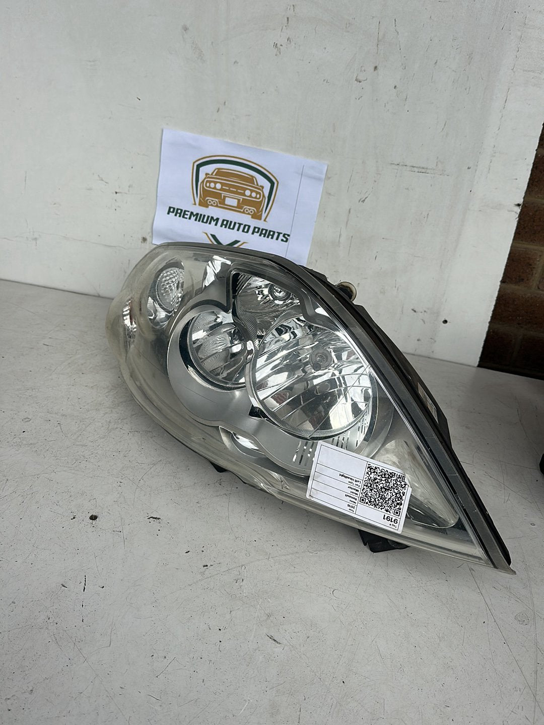 2016 Renault Master Cargo Van Left Headlight