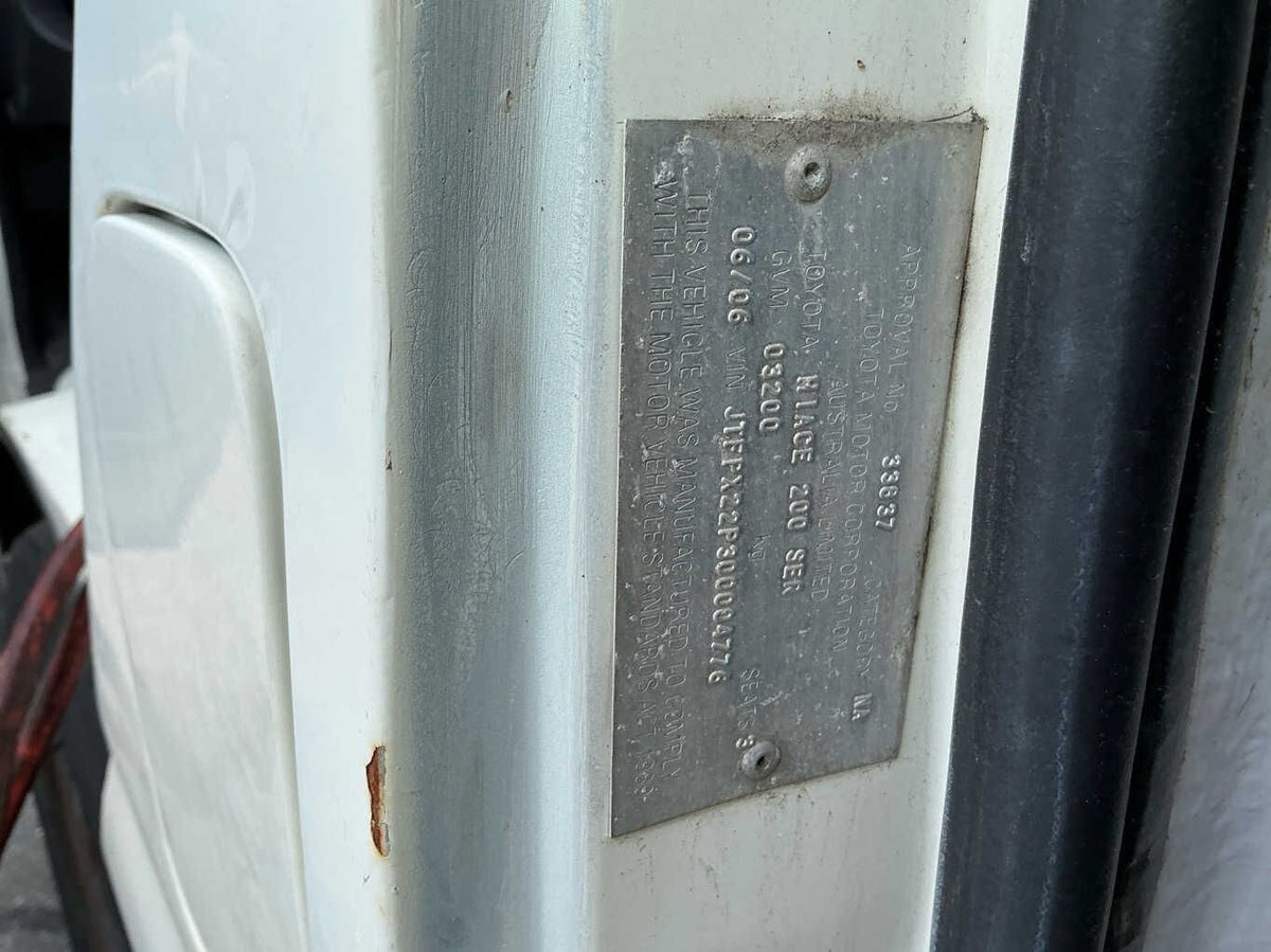 2006 Toyota Hiace H200