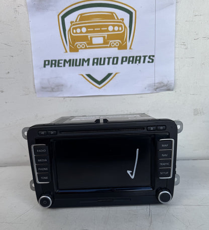 2013 Volkswagen Caravelle Station Wagon Stereo Head Unit 7F0 035 680 B