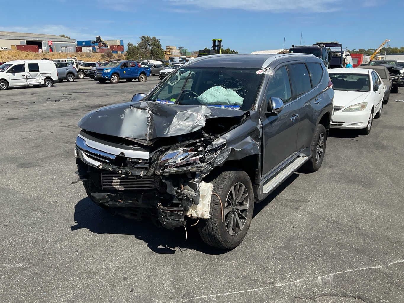 2018 Mitsubishi Pajero  QEStation Wagon 
Mitsubishi
Pajero