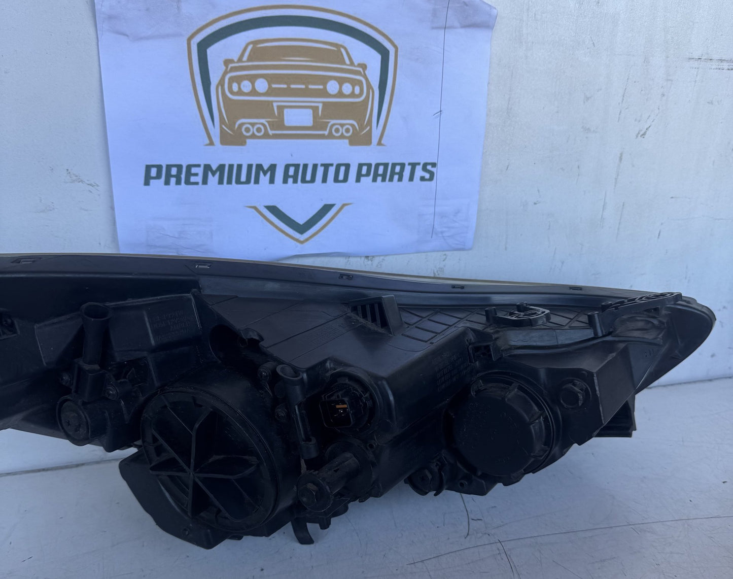 2013 Hyundai Elantra MD Sedan Left Headlight