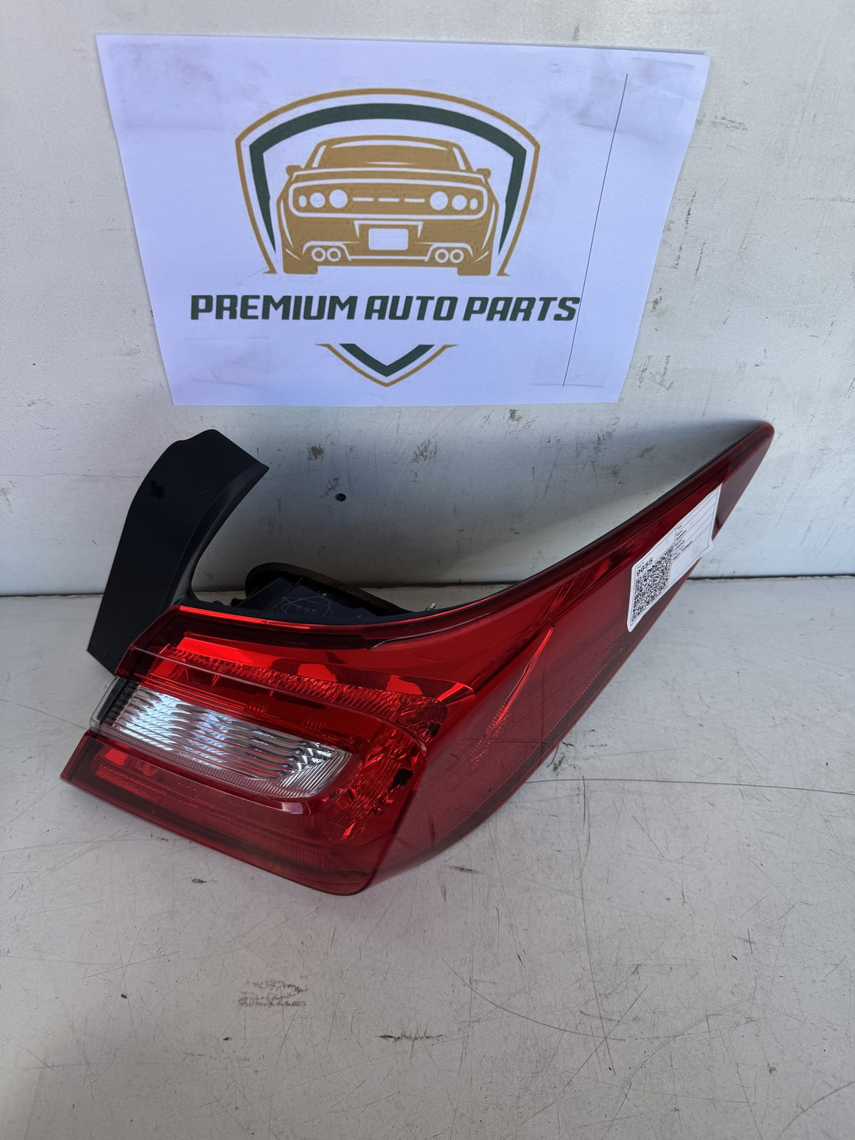 Subaru Legacy Right Taillight koito 220-60231