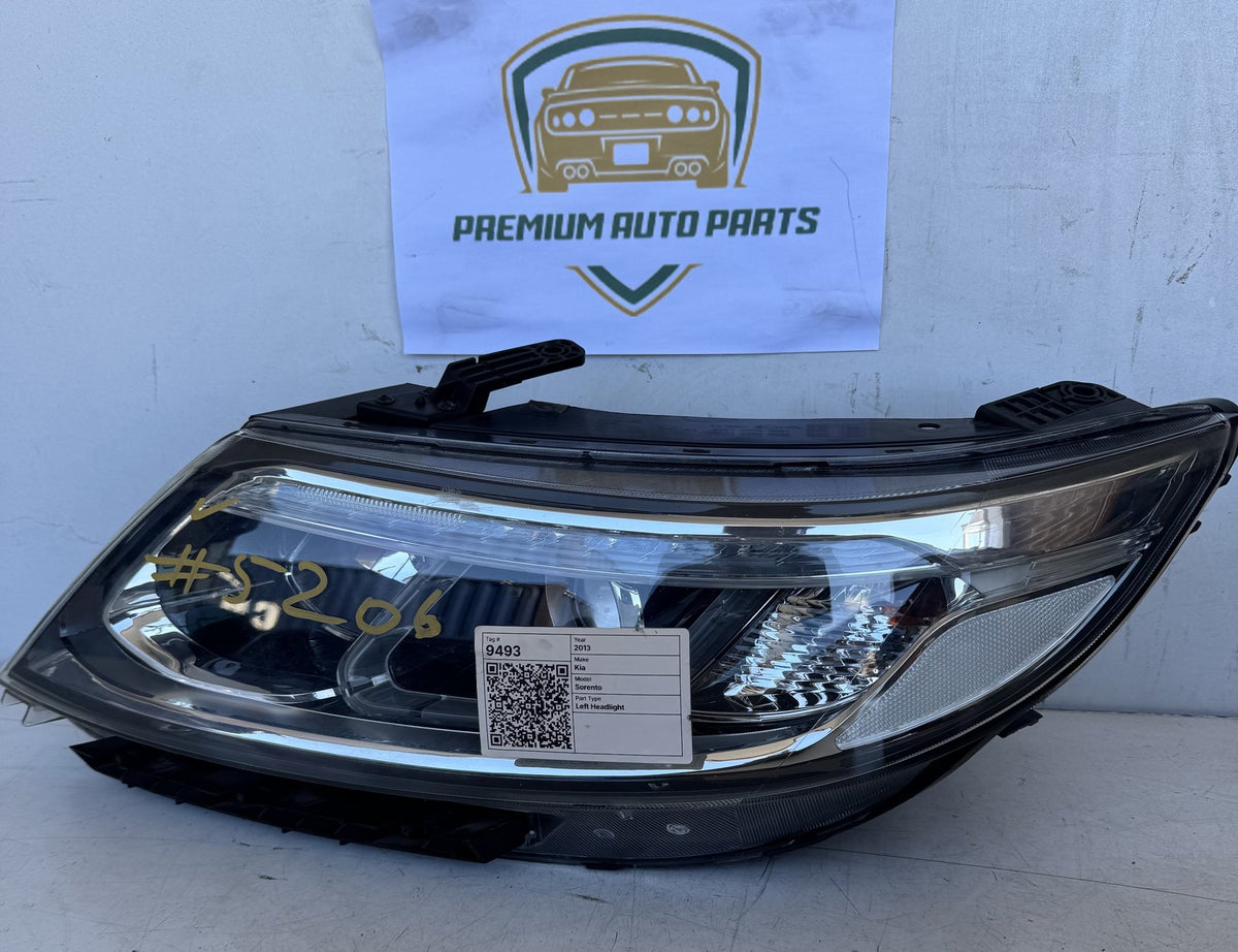 2013 Kia Sorento XM Station Wagon Left Headlight L009G5900GV