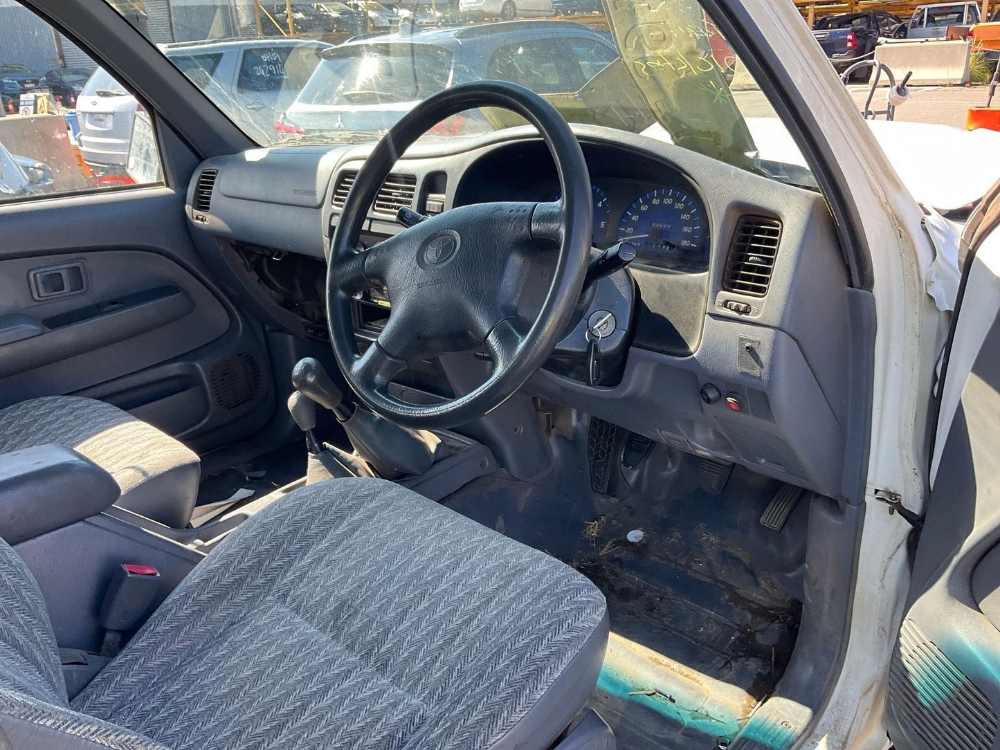 2004 Toyota Hilux  N70Double Cab Utility 
Toyota
Hilux