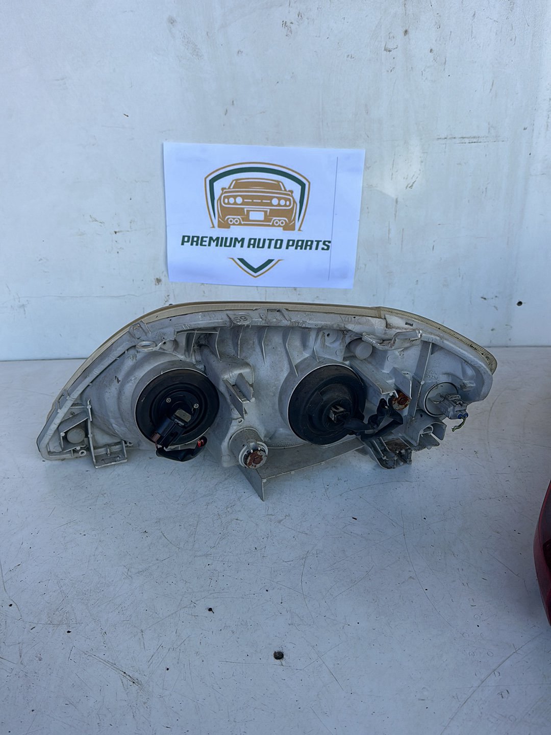 2002 Toyota Corolla E120 Sedan Right Headlight