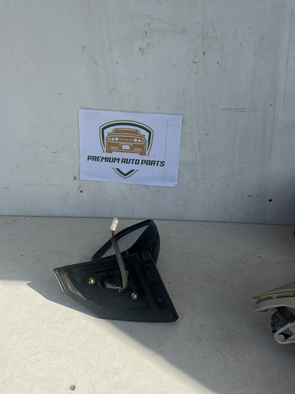 2004 Toyota Corolla E120 Hatchback Right Door Mirror